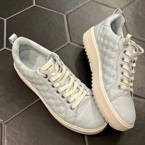 Michael Michael Kors Emmet sneaker EUC women’s 8.5 light blue, worn once!